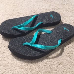 New without tags Sanuk Sandals